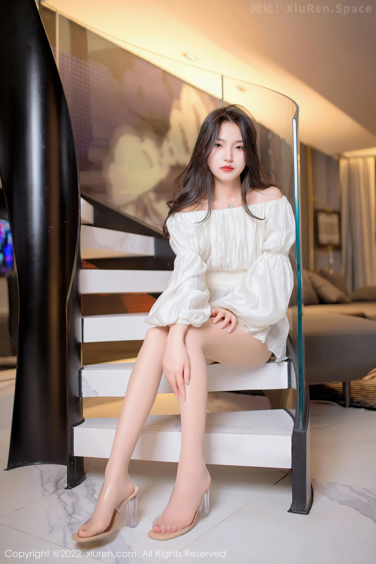 图片[4]-[XiuRen秀人网] VOL.5399 新人模特十九九私房多套性感服饰秀曼妙苗条身材迷人诱惑写真117P-秀人网官方网站